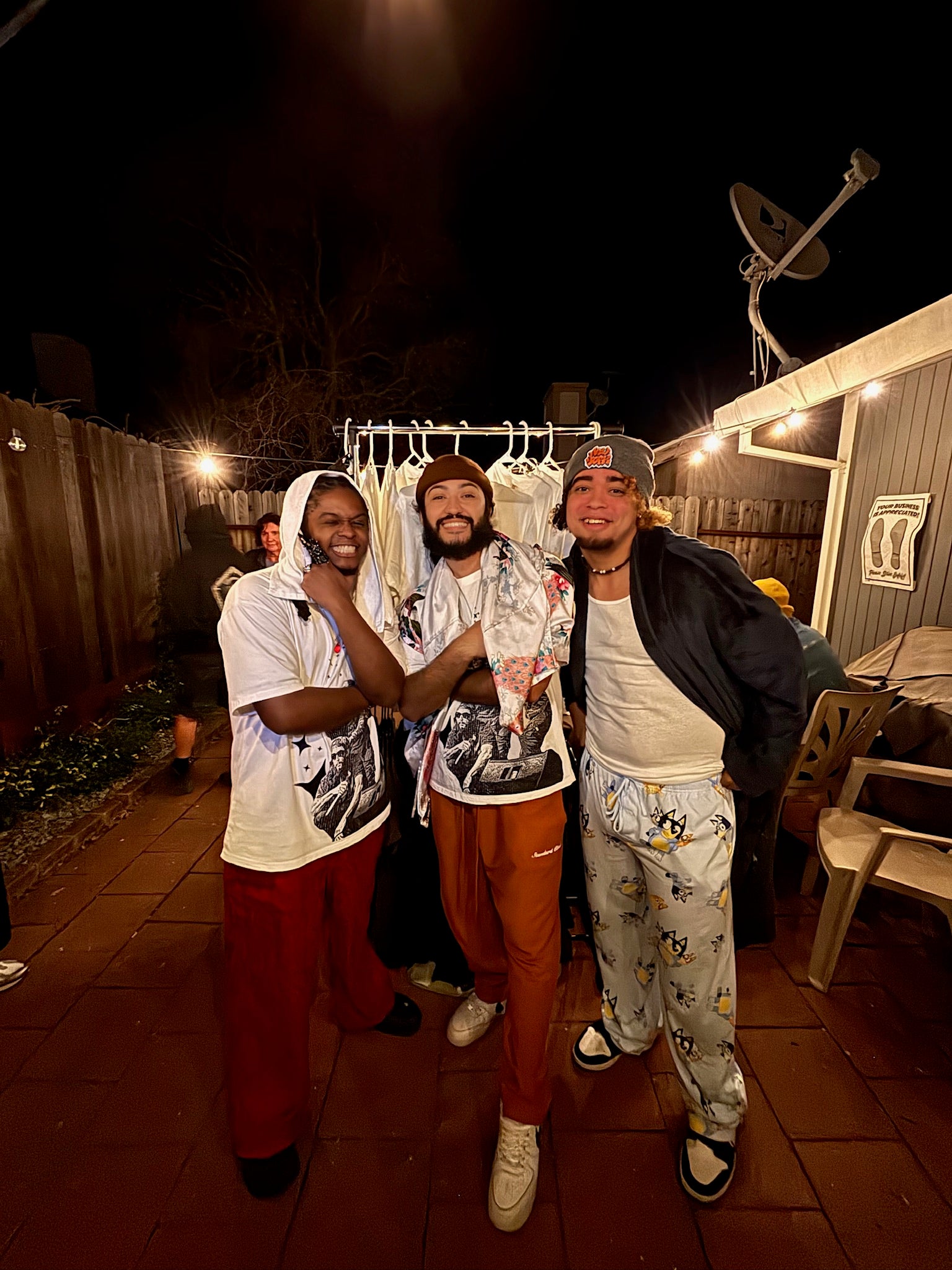 STARS TEE